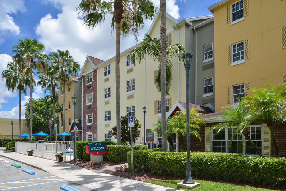 Towneplace Suites By Marriott Miami Airport W Doral Bagian luar foto
